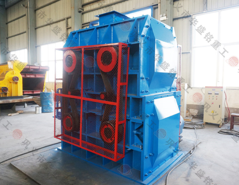 方解石 四辊破碎机试机 星空平台重工