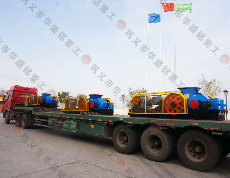 3台中型星空(中国)一站式服务平台发货现场