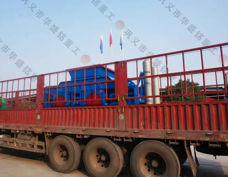 星空平台液压对辊制砂机发往云南