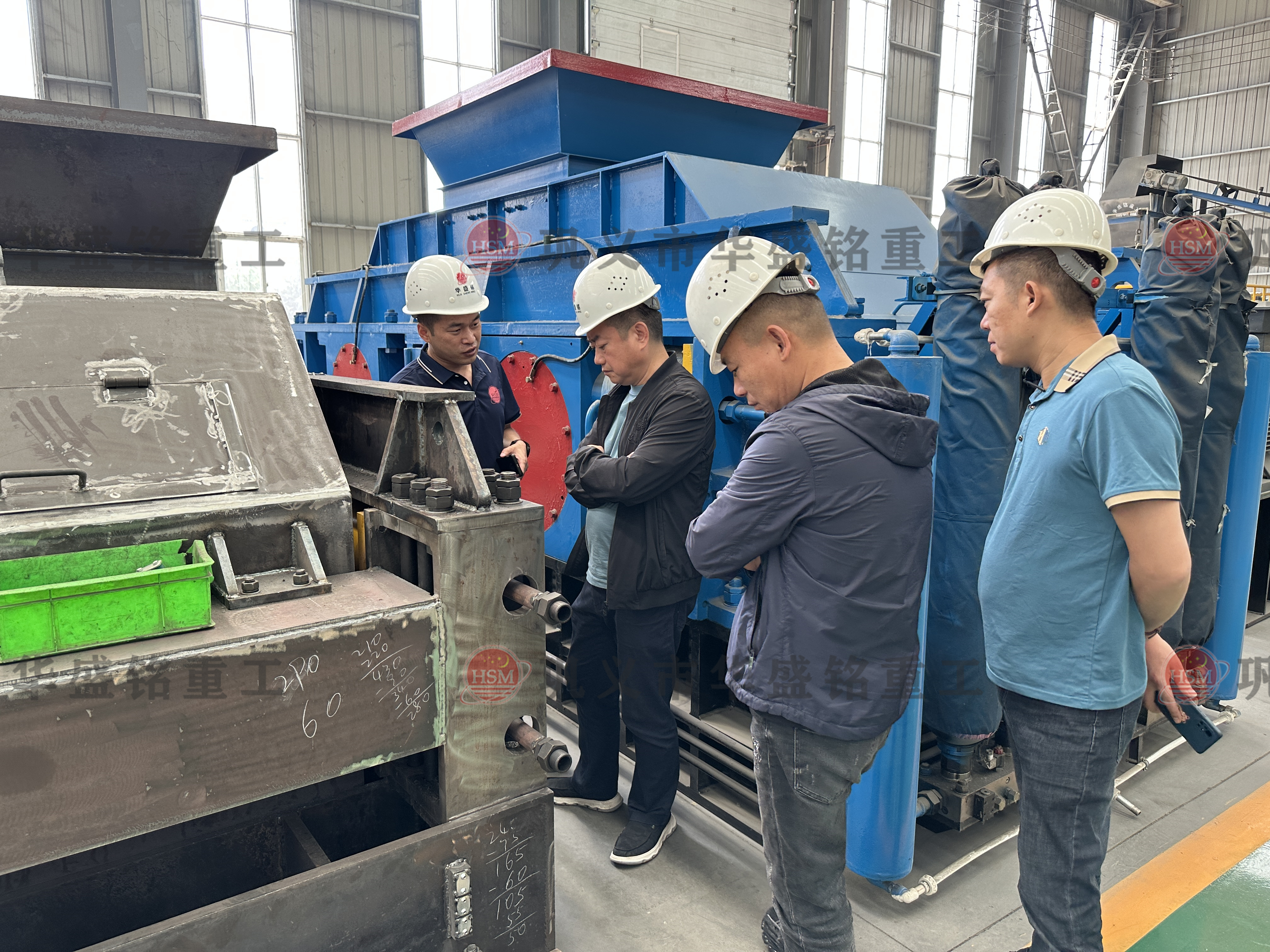 液压对辊制砂机价格 液压对辊制砂机价格